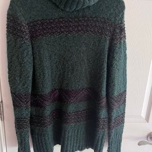 Turtle neck sweater tunic size small